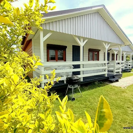 In Mit Terrasse Und Garten Holiday home